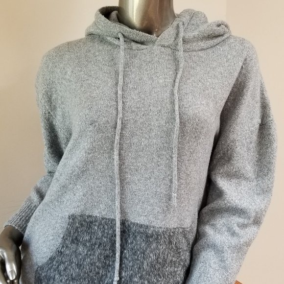 Cute Reversible Light Grey Sweater Hoodie - with Free Gift - Picture 1 of 6